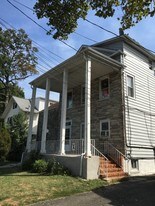318 E 1st Ave, Unit 2 in Roselle, NJ - Building Photo