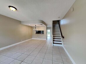 9951 NW 56th Pl in Coral Springs, FL - Foto de edificio - Building Photo