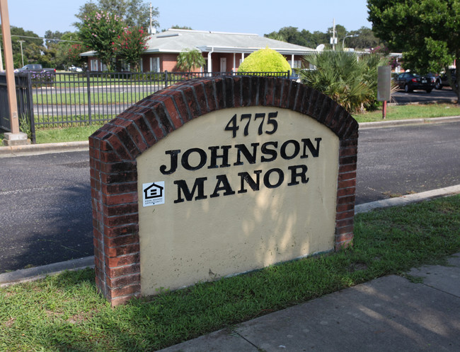 Johnson Manor in Orlando, FL - Building Photo - Building Photo