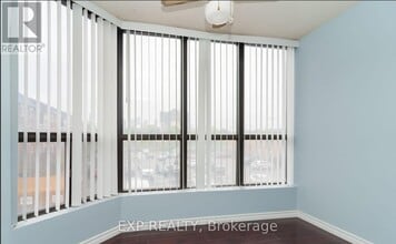 25 Agnes St in Mississauga, ON - Building Photo - Building Photo