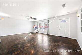 560 Private Rd 1515 in Bandera, TX - Building Photo - Building Photo