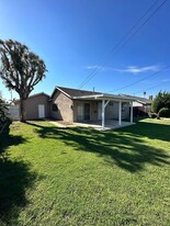 20102 Port Cir in Huntington Beach, CA - Building Photo