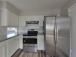 7114 River Garden Dr in Houston, TX - Building Photo - Building Photo