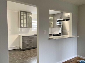 2-47-47 Virginia Dr in Fair Lawn, NJ - Building Photo - Building Photo