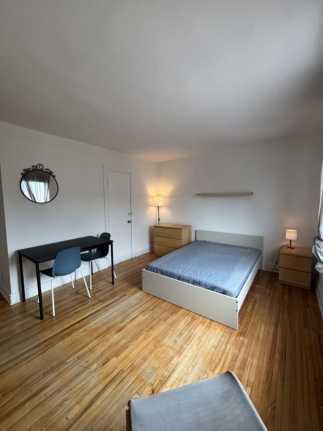 1820 Rosemont in Montréal, QC - Building Photo - Building Photo