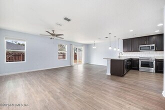 4118 Spring Park Cir in Jacksonville, FL - Building Photo - Building Photo