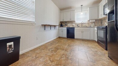4625 NW Ozmun Ave in Lawton, OK - Building Photo - Building Photo