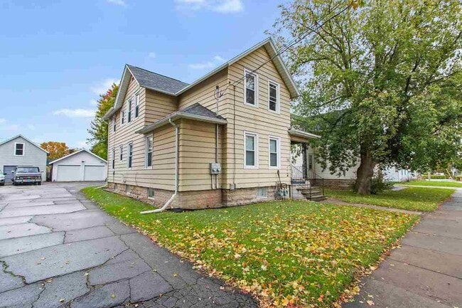 property at 720 W Franklin St