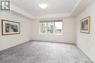 5 Eaton Park Ln in Toronto, ON - Building Photo - Building Photo