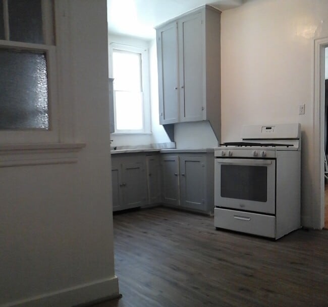 427 N Genesee Ave, Unit 427