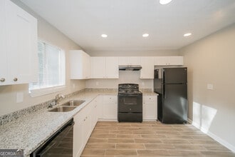 205 Wellington Dr in Mcdonough, GA - Building Photo - Building Photo