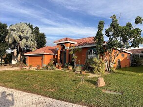 7118 42nd Ct E in Sarasota, FL - Building Photo - Building Photo