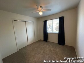 242 Bushtail Dr in New Braunfels, TX - Building Photo - Building Photo