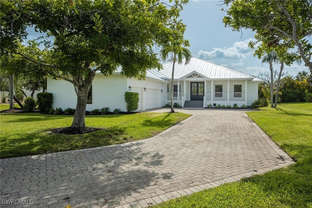 12630 Panasoffkee Dr in North Fort Myers, FL - Building Photo