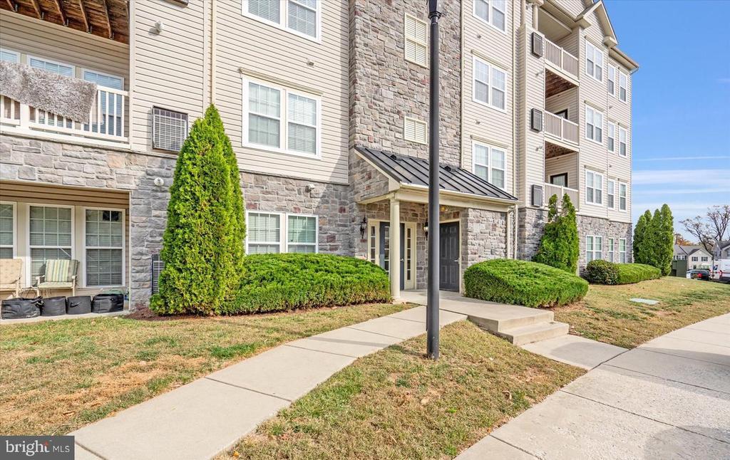 5303 Wyndholme Cir in Baltimore, MD - Building Photo