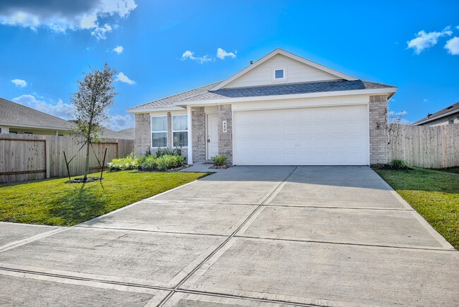 410 Emma St in Angleton, TX - Building Photo - Building Photo