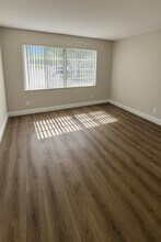537 S Sequoia Dr in West Palm Beach, FL - Building Photo - Building Photo