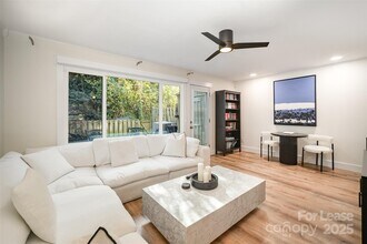 4611 Hedgemore Dr in Charlotte, NC - Building Photo - Building Photo