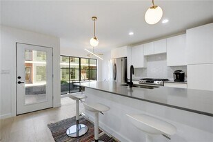 400 E 30th St in Austin, TX - Building Photo