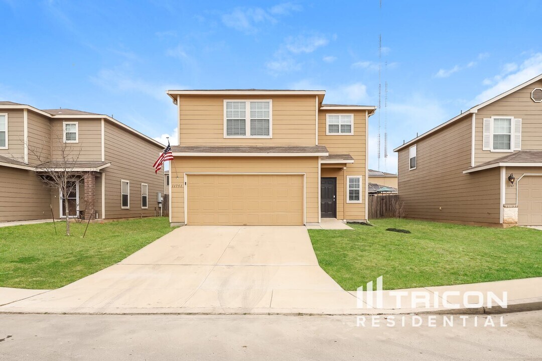 11751 Deer Ml in San Antonio, TX - Building Photo