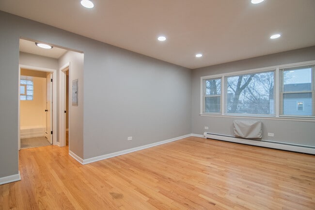 3249 N Keeler Ave in Chicago, IL - Building Photo - Building Photo