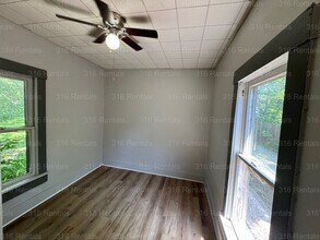 1016 E Broadway St in Newton, KS - Building Photo - Building Photo