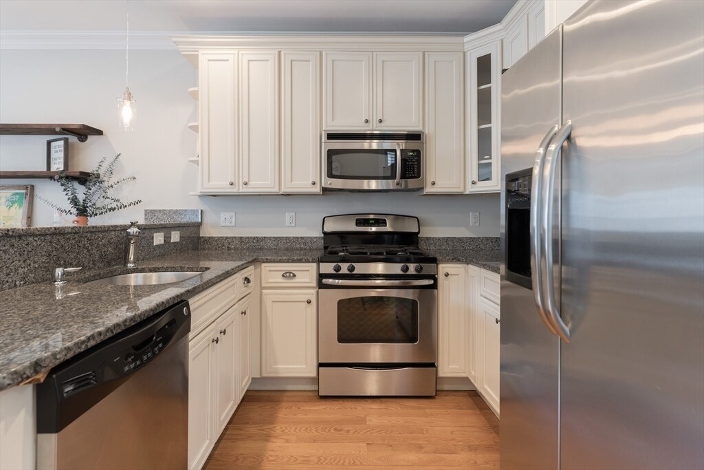 17 Fairbanks St in Boston, MA - Building Photo