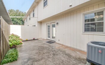 7914 Gleason Dr in Knoxville, TN - Building Photo - Building Photo