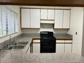 550 West Stocker Street Apartments in Glendale, CA - Building Photo - Building Photo
