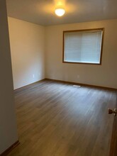 839 Dickinson Ave in Ames, IA - Building Photo - Building Photo