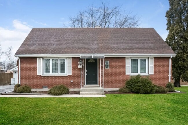 property at 8441 Lockwood Ave