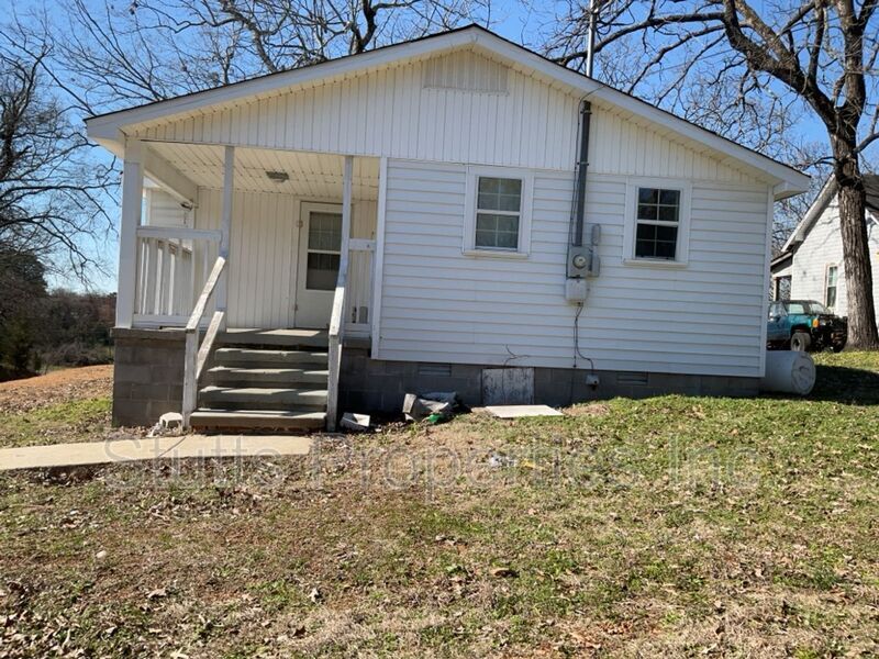 318 Georgia Ave in Florence, AL - Building Photo