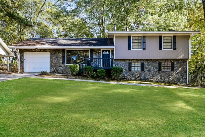 6364 Revena Dr in Morrow, GA - Building Photo