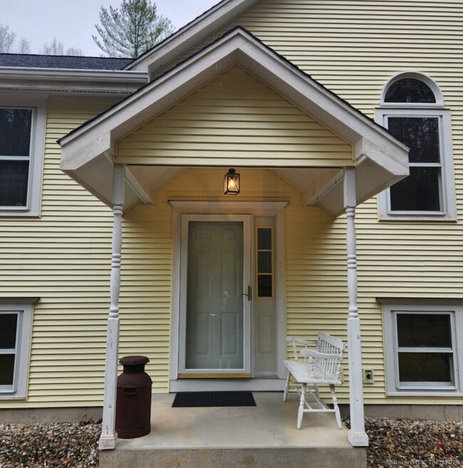42 Park Rd in Barkhamsted, CT - Building Photo - Building Photo