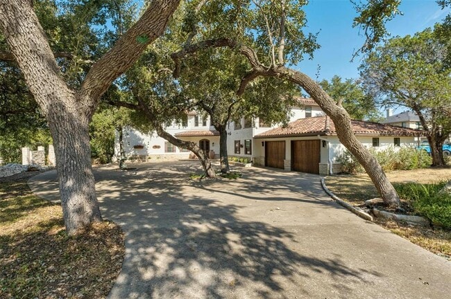 property at 2510 Saratoga Dr