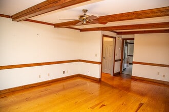 1033 Hobbs Rd in Virginia Beach, VA - Building Photo - Building Photo