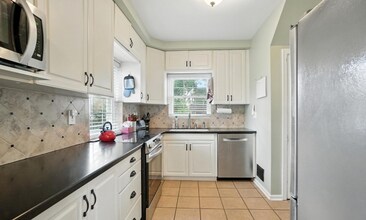 3935 Eileen Dr in Cincinnati, OH - Building Photo - Building Photo
