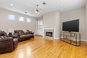 5817 Darling St in Houston, TX - Building Photo - Building Photo