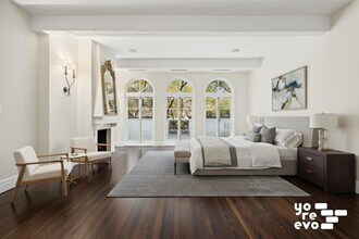 242 E 49th St in New York, NY - Building Photo - Building Photo