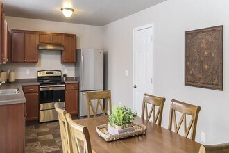 1040 Broken Ridge Dr in Lansing, MI - Building Photo - Building Photo
