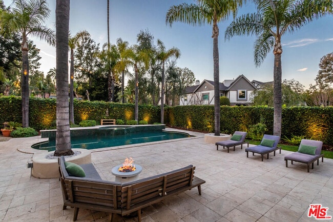 17230 Silver Ln in Los Angeles, CA - Building Photo - Building Photo