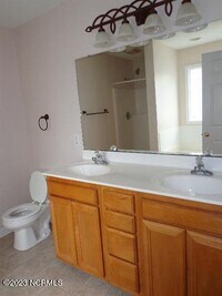 331 Richmond Dr photo'