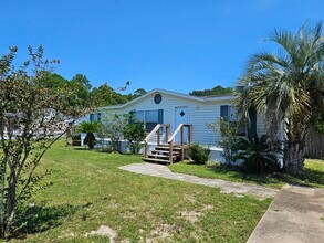 2242 Calle De Cantabria in Navarre, FL - Building Photo - Building Photo