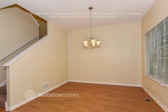 203 Monarch Dr in Streamwood, IL - Foto de edificio - Building Photo