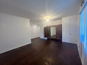 100 NE 43rd St in Miami, FL - Building Photo - Building Photo