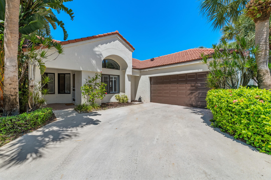 701 Sea Oats Dr in Juno Beach, FL - Foto de edificio