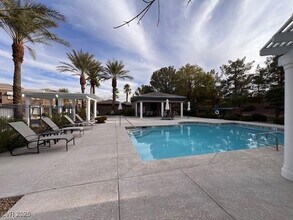 9100 Vista Greens Way, Unit 102 in Las Vegas, NV - Building Photo - Building Photo