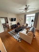 4503 Twain Cir in Ames, IA - Foto de edificio - Building Photo