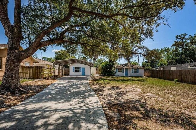 1233 Sedeeva Cir S in Clearwater, FL - Building Photo - Building Photo