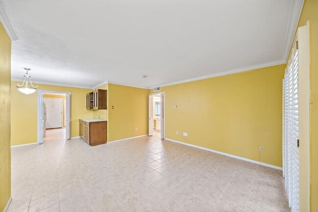property at 7600 Burgoyne Rd